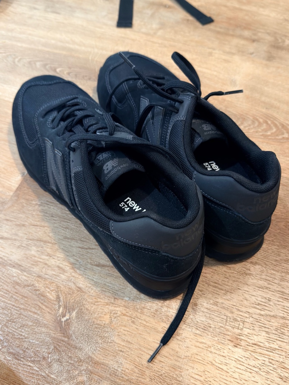 New Balance Men's 574 Low-Top Sneakers in Black
